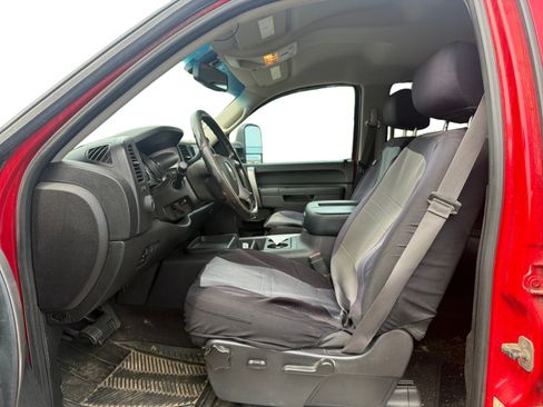 Used 2013 Chevrolet Silverado 2500 LT w/ Interior Plus Package AWD/4WD image 9