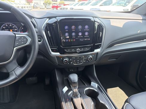 Used 2023 Chevrolet Traverse Premier AWD/4WD image 31