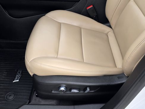 Certified 2025 Cadillac XT4 Premium Luxury w/ Cold Weather Package FWD image 20