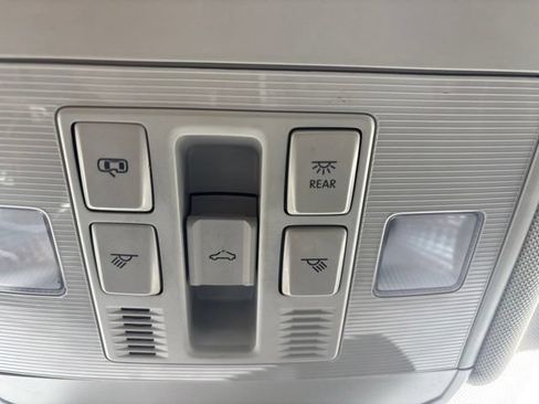 Used 2024 Volkswagen Jetta SE FWD image 31