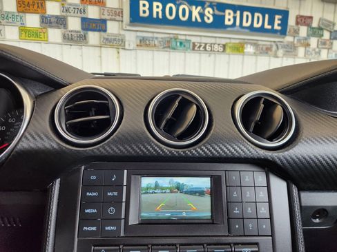 Used 2018 Ford Mustang Coupe RWD image 11