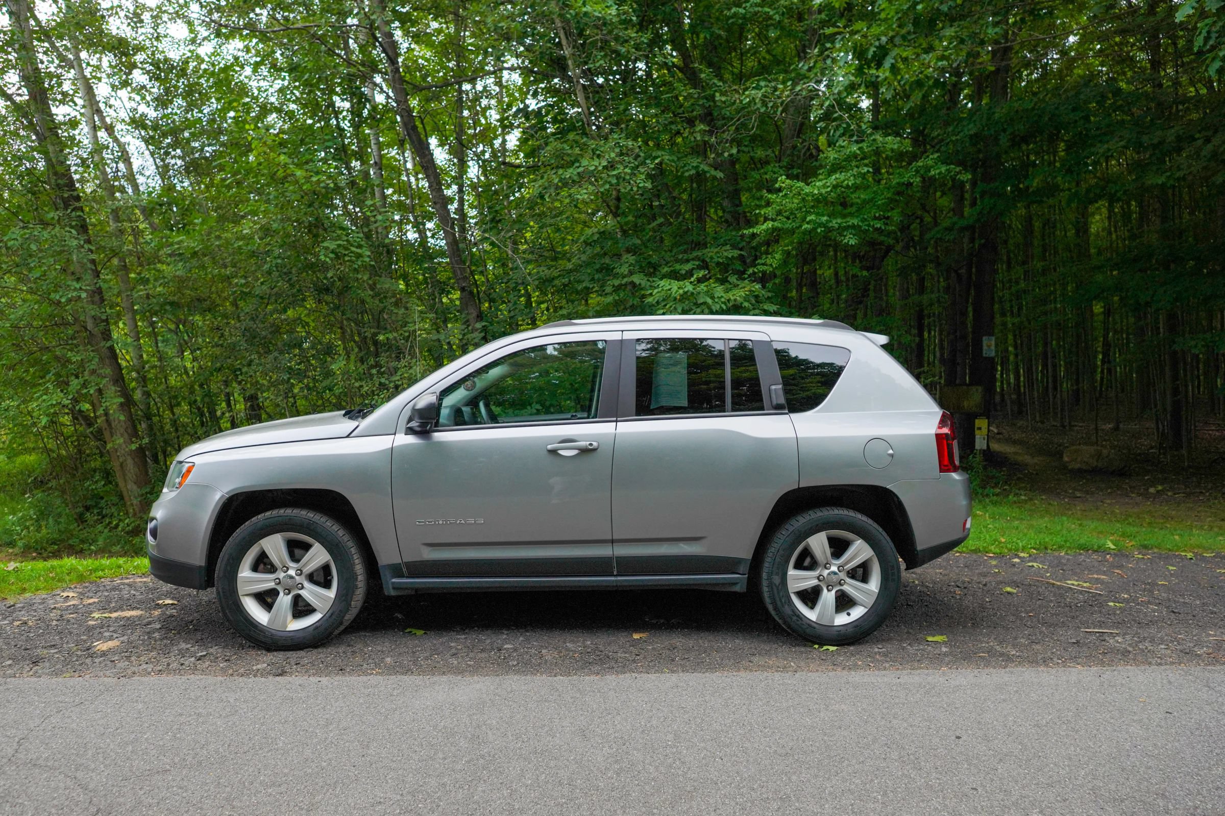 Used 2016 Jeep Compass Sport w/ Power Value Group AWD/4WD image 2
