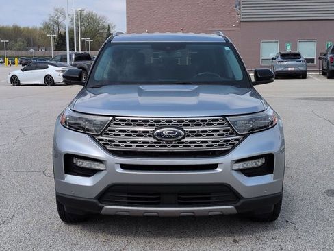 Used 2022 Ford Explorer Limited w/ Equipment Group 301A AWD/4WD image 2