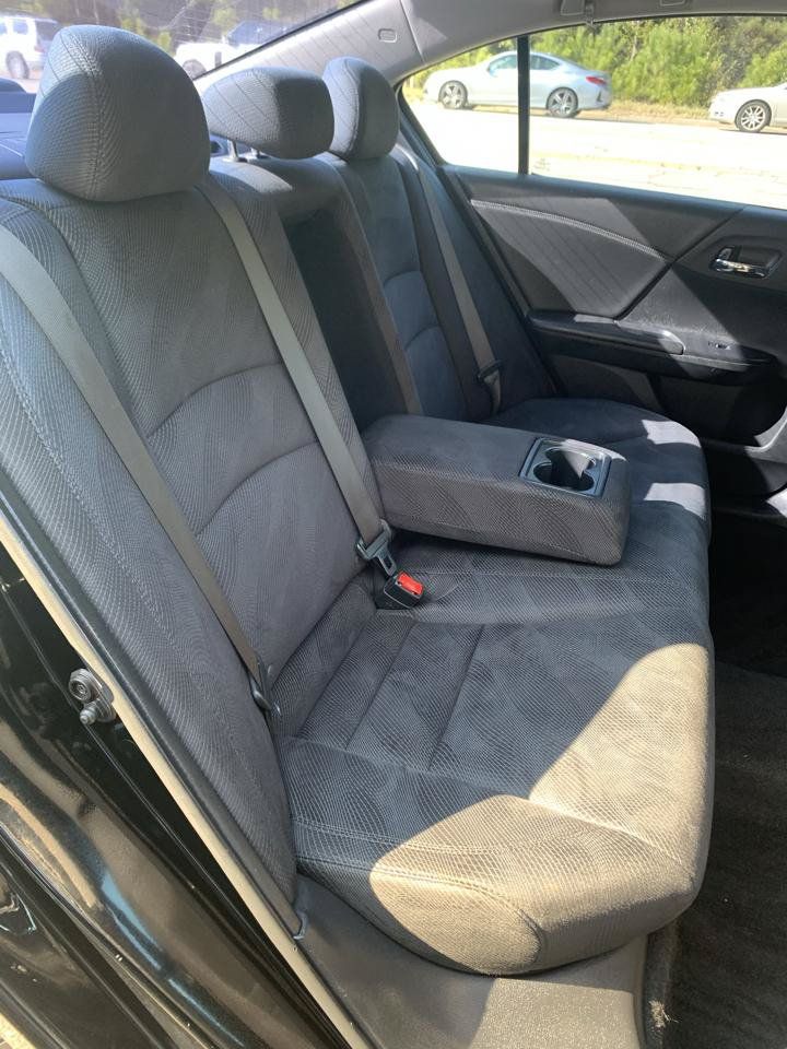 Used 2017 Honda Accord EX image 10