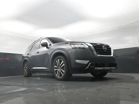 Used 2024 Nissan Pathfinder Platinum w/ Cargo Package AWD/4WD image 27