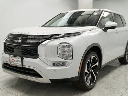 Used 2024 Mitsubishi Outlander SE image 4