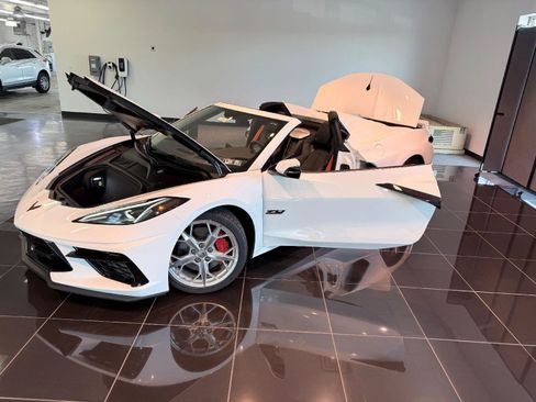 Used 2023 Chevrolet Corvette Stingray Premium Conv w/ Z51 Performance Package RWD image 51