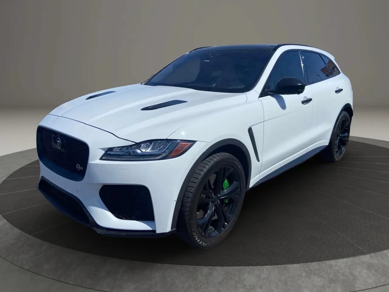 Used 2020 Jaguar F-PACE SVR AWD/4WD image 2