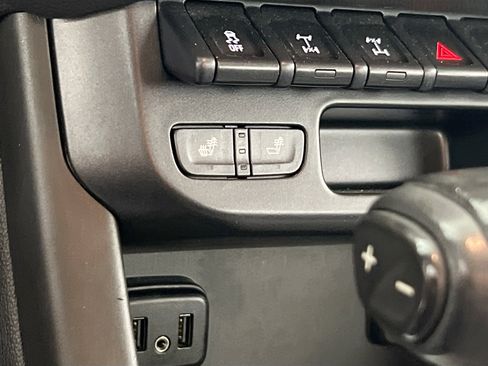 Used 2020 Chevrolet Colorado ZR2 image 18