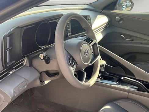 Used 2023 Hyundai Elantra SEL image 15