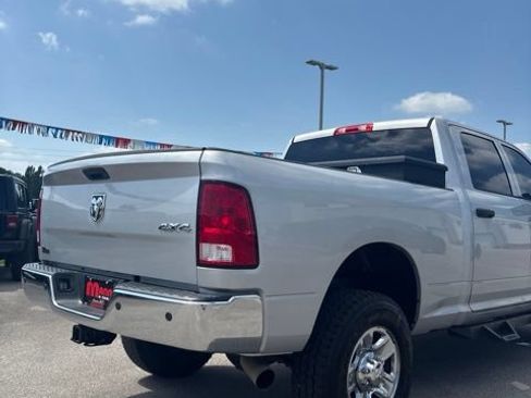 Used 2018 RAM 2500 Tradesman w/ Chrome Appearance Group AWD/4WD image 7