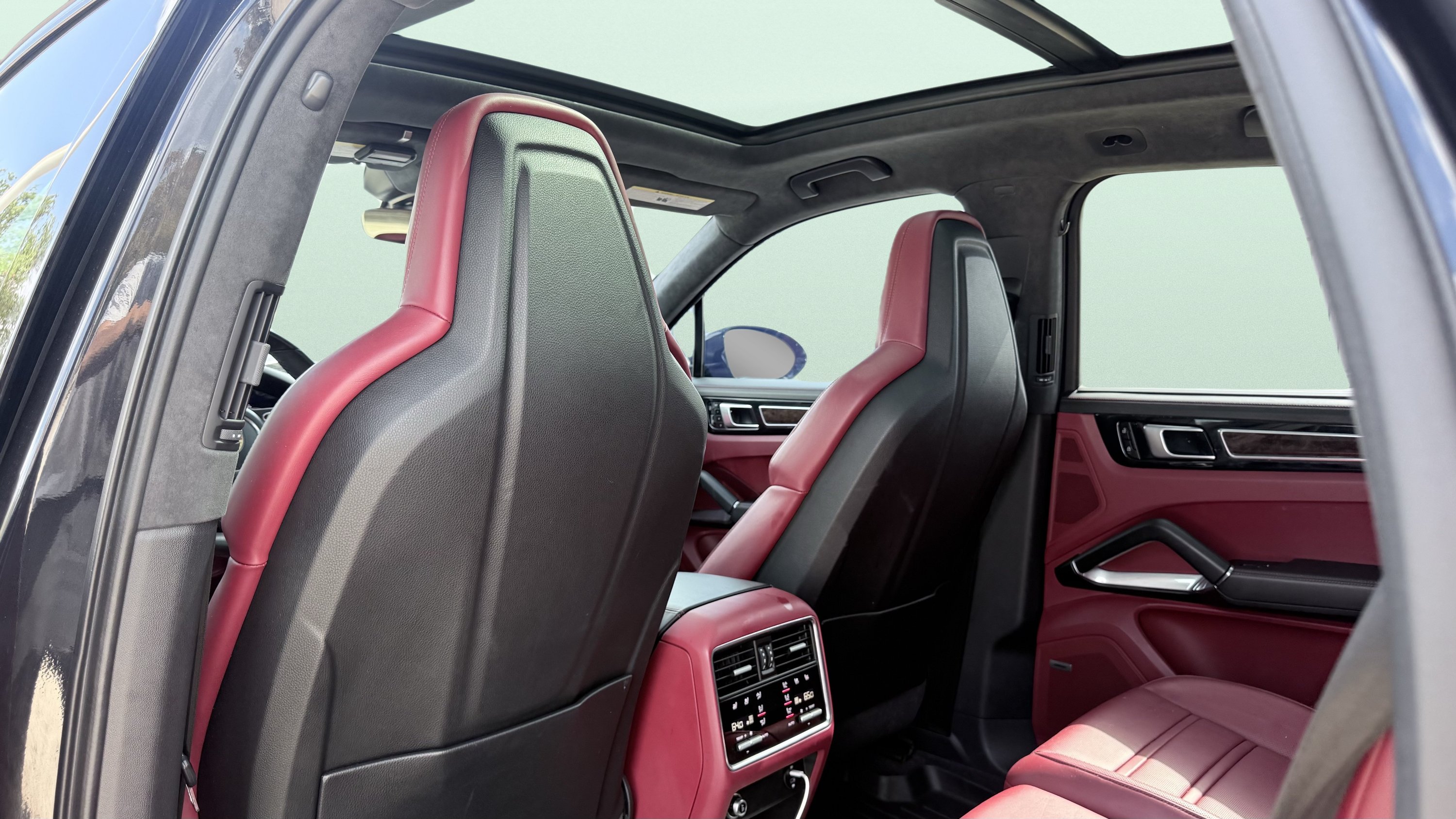 Used 2021 Porsche Cayenne Turbo AWD/4WD image 3