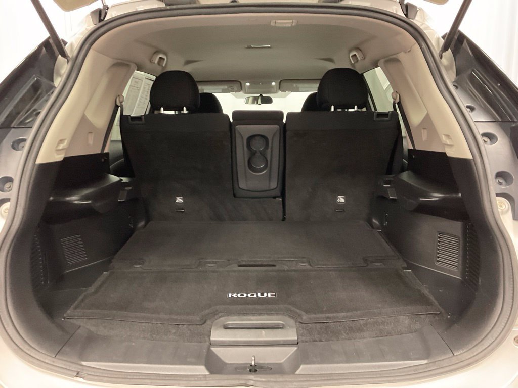 Used 2017 Nissan Rogue SV FWD image 9