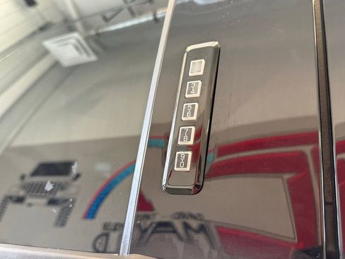 Used 2018 Ford F350 Lariat w/ Chrome Package AWD/4WD image 19