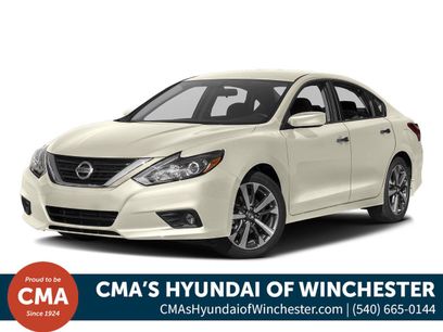 Used 2017 Nissan Altima 2.5 SR w/ LED Appearance Package