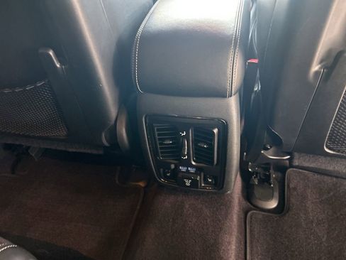 Used 2018 Dodge Durango SRT w/ Technology Group image 31