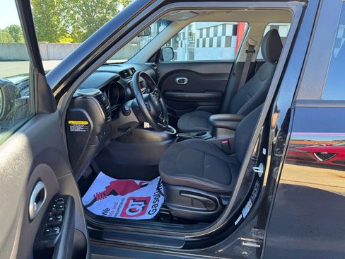 Used 2015 Kia Soul EV image 11