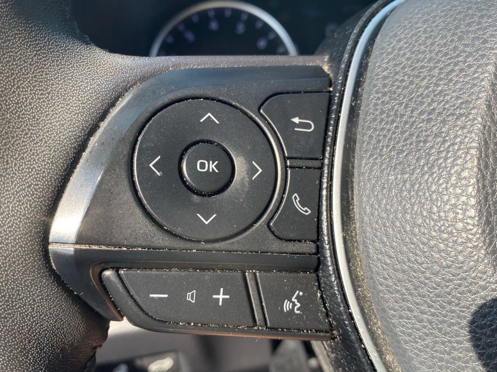 Used 2020 Toyota RAV4 XLE Premium AWD/4WD image 28