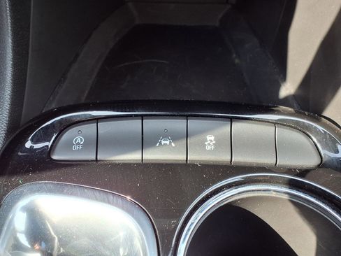 Used 2021 Buick Encore GX Preferred w/ Cold Weather Comfort Package FWD image 8