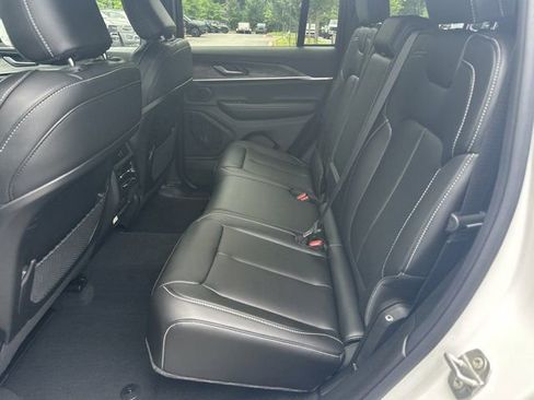 New 2026 Jeep Grand Cherokee Limited AWD/4WD image 19
