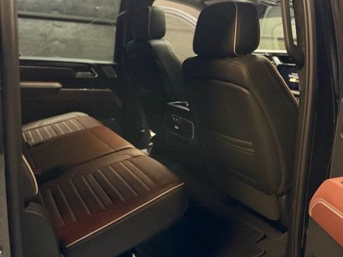 Used 2025 GMC Sierra 3500 Denali Ultimate AWD/4WD image 15