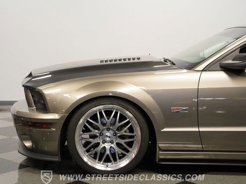 Used 2005 Ford Mustang GT RWD image 24