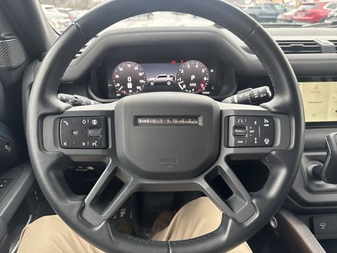 Used 2024 Land Rover Defender 110 X-Dynamic SE image 17
