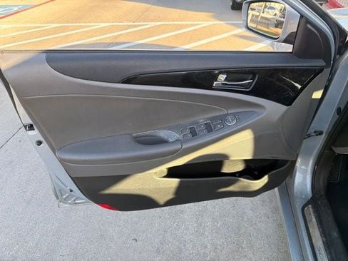 Used 2011 Hyundai Sonata Limited w/ Navigation Pkg 5 FWD image 14