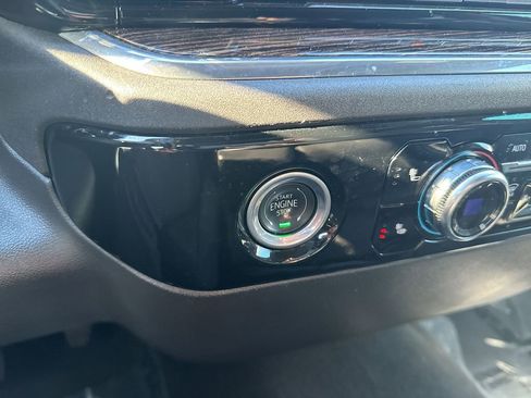 Used 2024 GMC Sierra 1500 Elevation image 21