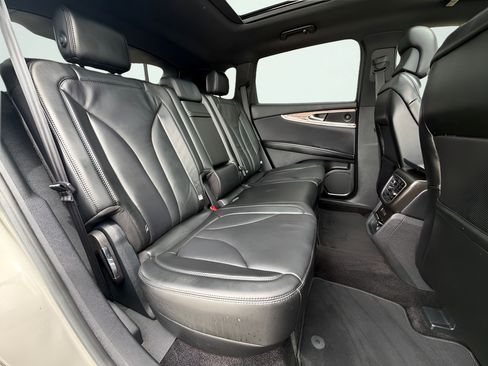 Used 2016 Lincoln MKX Reserve w/ Technology Package AWD/4WD image 28