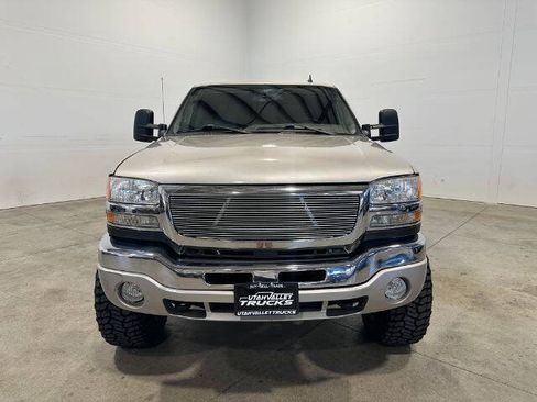 Used 2007 GMC Sierra 2500 SLT w/ Heavy-Duty Power Package AWD/4WD image 3