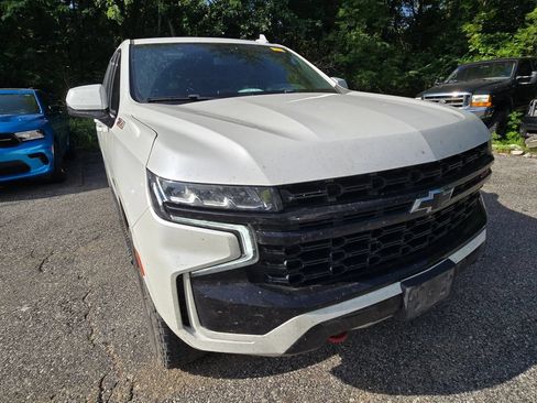 Used 2023 Chevrolet Suburban Z71 w/ Luxury Package AWD/4WD image 11