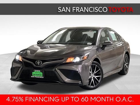 Certified 2024 Toyota Camry SE image 1