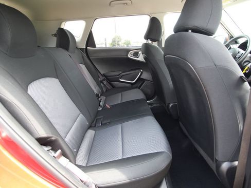 Used 2024 Kia Soul LX w/ Option Group 015 FWD image 9