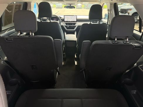 Used 2025 Ford Explorer Active RWD image 29