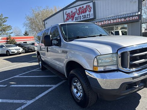Used 2004 Ford Excursion XLT image 17