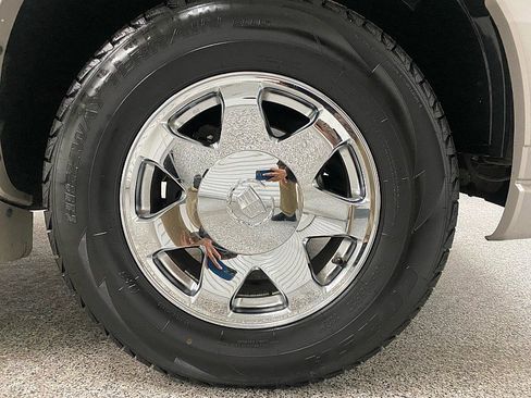 Used 2005 Cadillac Escalade 2WD image 24