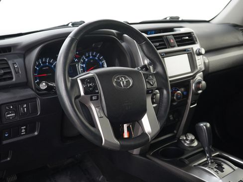 Used 2018 Toyota 4Runner SR5 Premium image 22