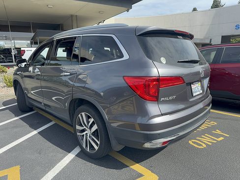 Used 2016 Honda Pilot Touring image 2