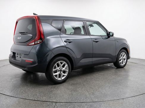 Used 2025 Kia Soul LX w/ LX Technology Package FWD image 9