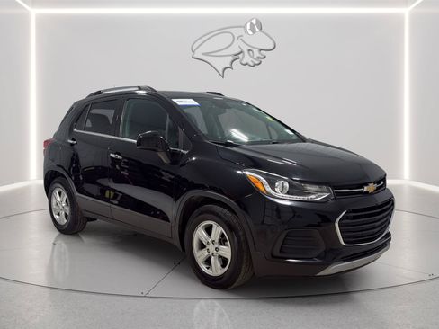 Used 2020 Chevrolet Trax LT w/ LT Convenience Package FWD image 7