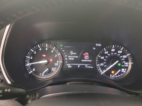 Used 2021 Toyota Highlander Limited AWD/4WD image 19