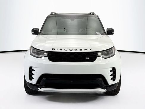 Used 2024 Land Rover Discovery Dynamic SE AWD/4WD image 2