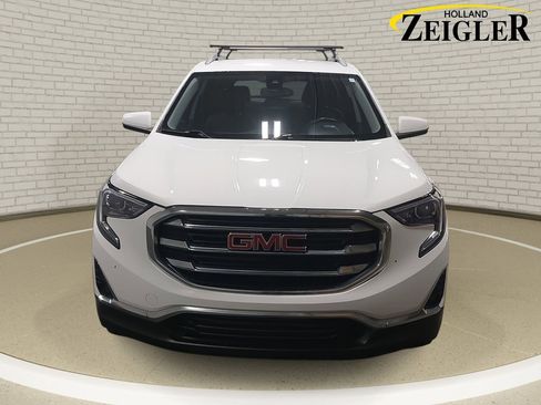 Used 2020 GMC Terrain SLT w/ Preferred Package image 2