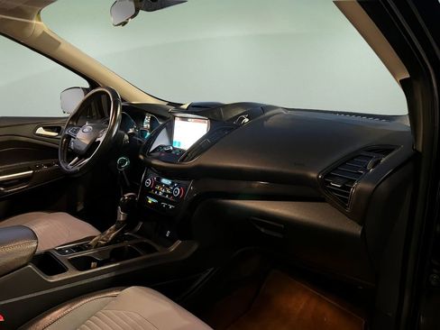 Used 2018 Ford Escape SE w/ SE Sport Appearance Package image 17