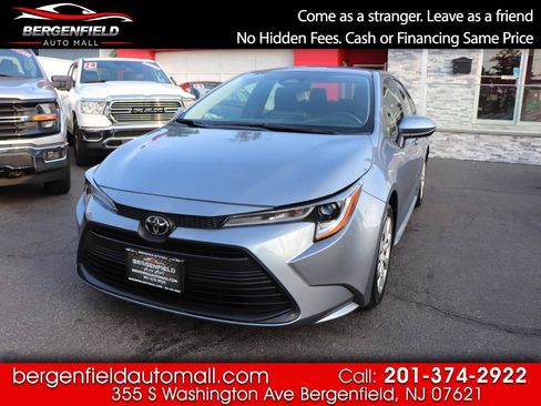 Used 2026 Toyota Corolla LE FWD image 1
