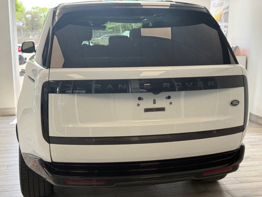 Used 2022 Land Rover Range Rover Long Wheelbase SE AWD/4WD image 6