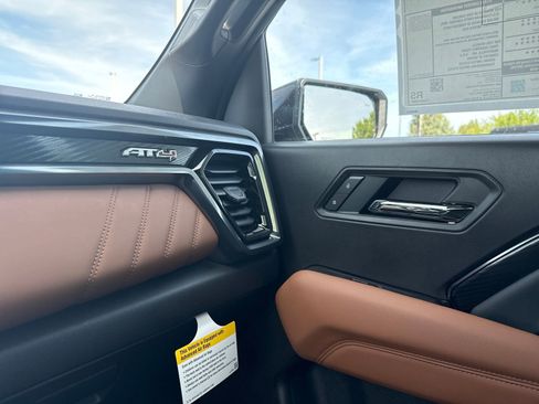 New 2026 GMC Canyon AT4 AWD/4WD image 14
