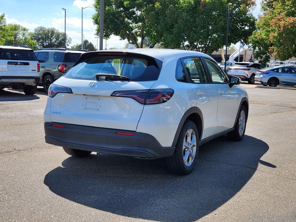 Used 2024 Honda HR-V LX image 5