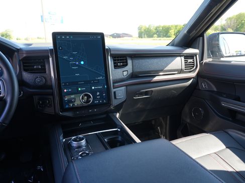 Used 2024 Ford Expedition Max Limited AWD/4WD image 23